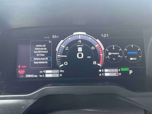 Certified 2025 Toyota Tundra Limited AWD/4WD image 29