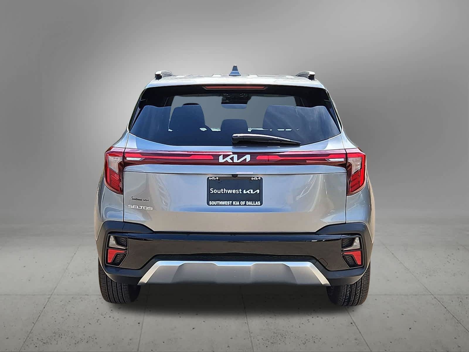 Used 2024 Kia Seltos EX FWD image 4