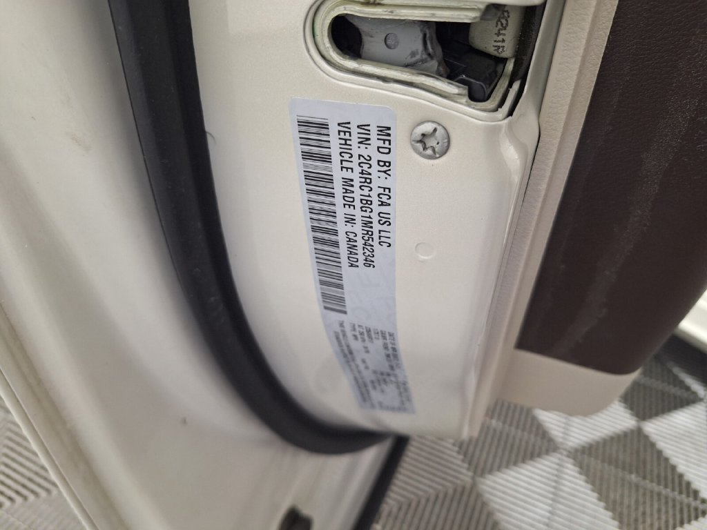 Used 2021 Chrysler Pacifica Touring-L FWD image 31