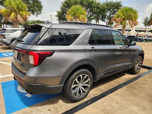 Used 2025 Ford Explorer ST-Line AWD/4WD image 4