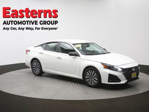 Used 2025 Nissan Altima 2.5 SV FWD image 47