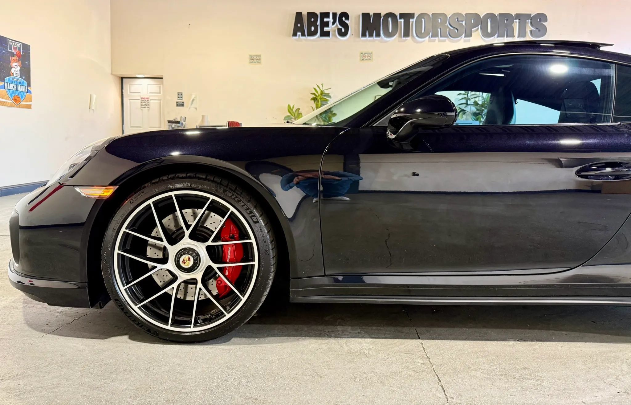 Used 2019 Porsche 911 4 Coupe AWD/4WD image 9