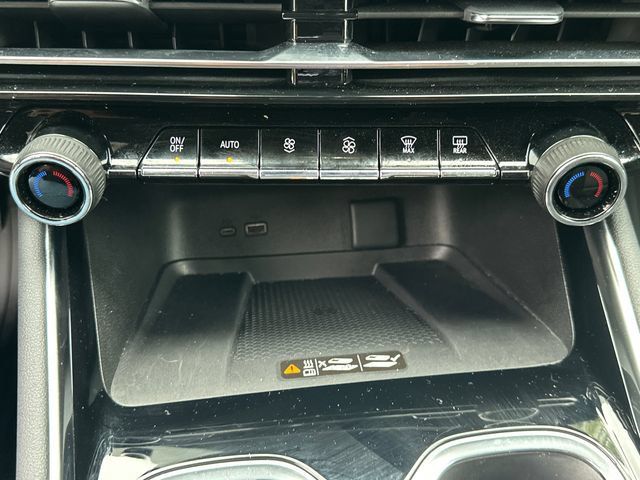 Certified 2026 Chevrolet Traverse RS w/ LPO, Floor Liner Package AWD/4WD image 35