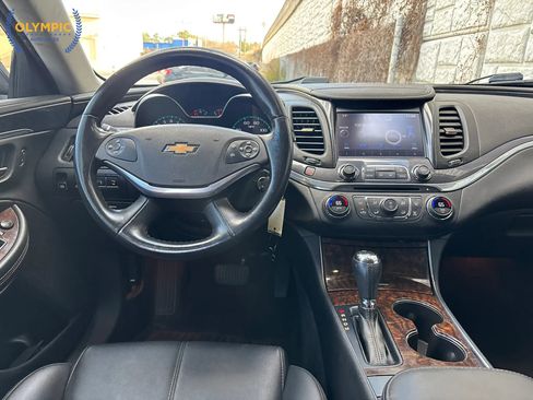 Used 2014 Chevrolet Impala LT w/ Convenience Package image 18