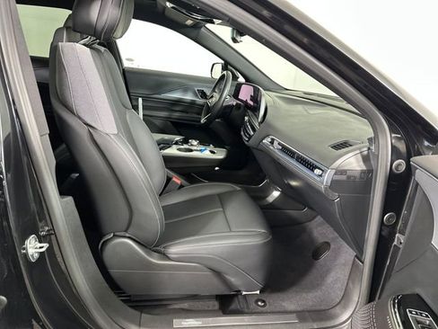 Used 2024 Cadillac Lyriq Tech image 29