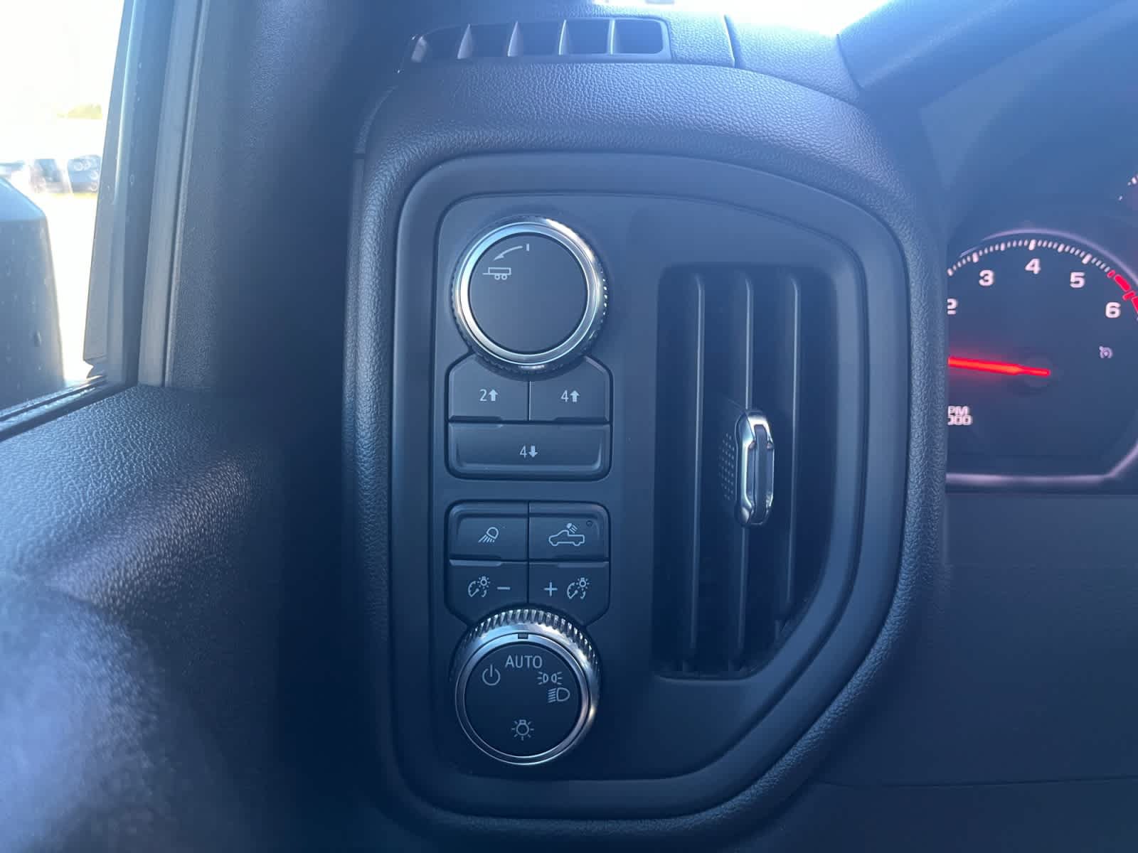 Used 2025 GMC Sierra 2500 Pro AWD/4WD image 27
