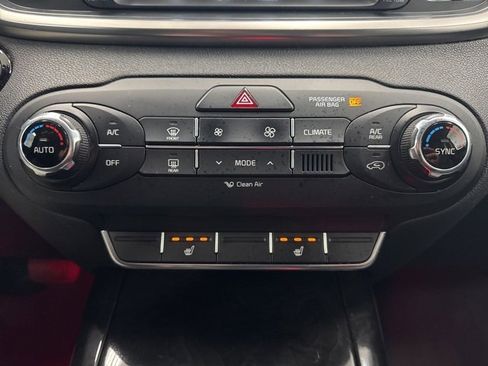 Used 2017 Kia Sorento EX w/ EX V6 Premium Package image 18