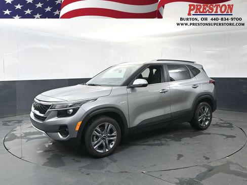 Used 2023 Kia Seltos S image 1