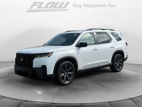 Used 2026 Honda Pilot Sport image 4