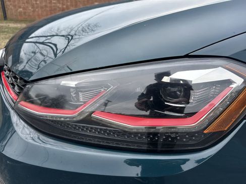 Used 2018 Volkswagen Golf S image 11