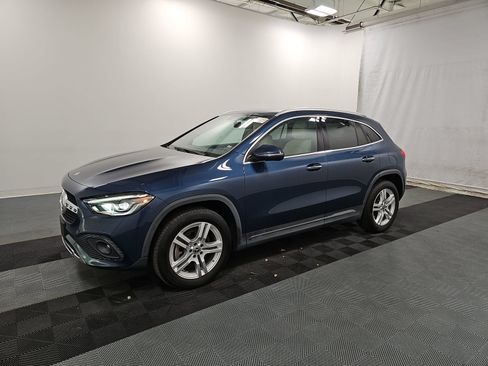 Used 2023 Mercedes-Benz GLA 250 4MATIC w/ Premium Package image 2