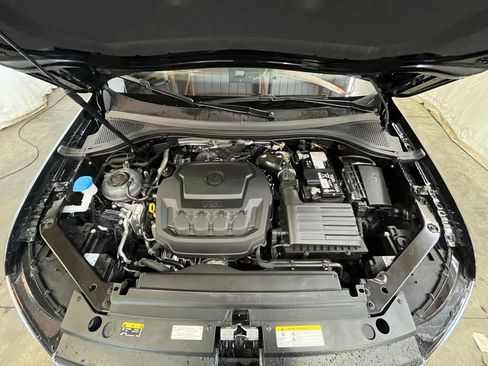 Certified 2024 Volkswagen Tiguan SE R-Line image 32
