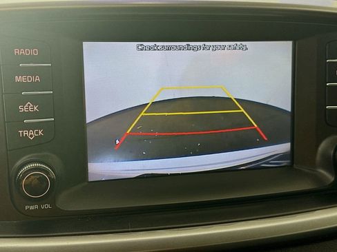 Used 2019 Kia Sorento LX image 15