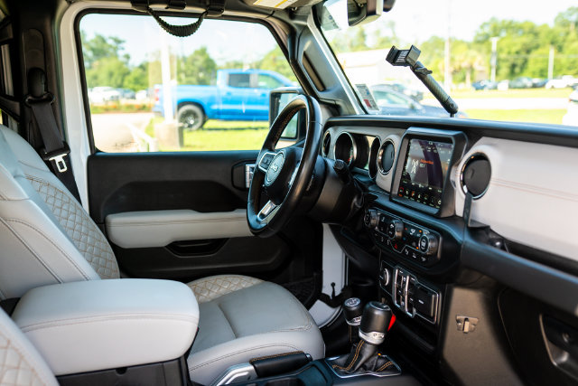 Used 2022 Jeep Gladiator Overland AWD/4WD image 22