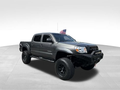 Used 2011 Toyota Tacoma 4x4 Double Cab w/ TRD Off-Road Pkg w/JBL Audio image 8