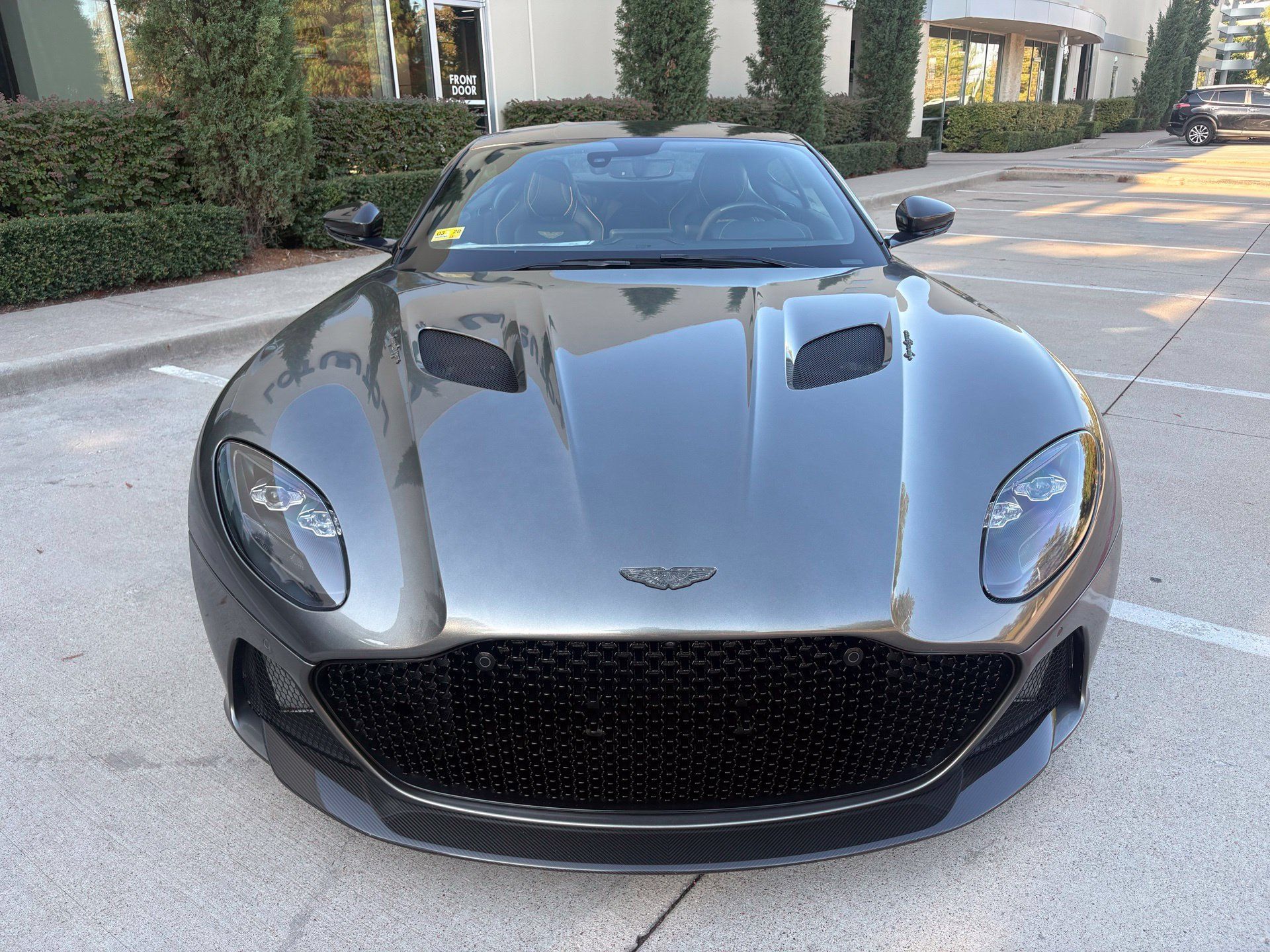 Used 2019 Aston Martin DBS Superleggera RWD image 2