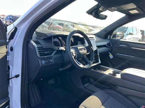 New 2026 GMC Acadia Elevation image 18