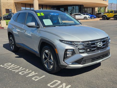 New 2025 Hyundai Tucson SEL image 3
