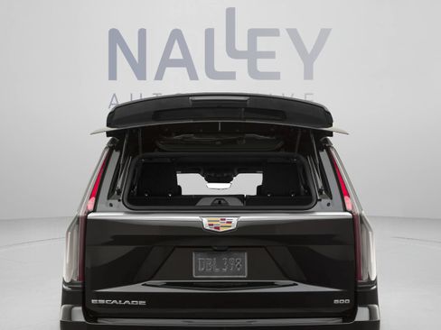 Used 2023 Cadillac Escalade Premium Luxury AWD/4WD image 12