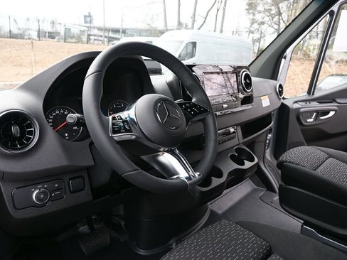 Used 2026 Mercedes-Benz Sprinter 3500 image 8