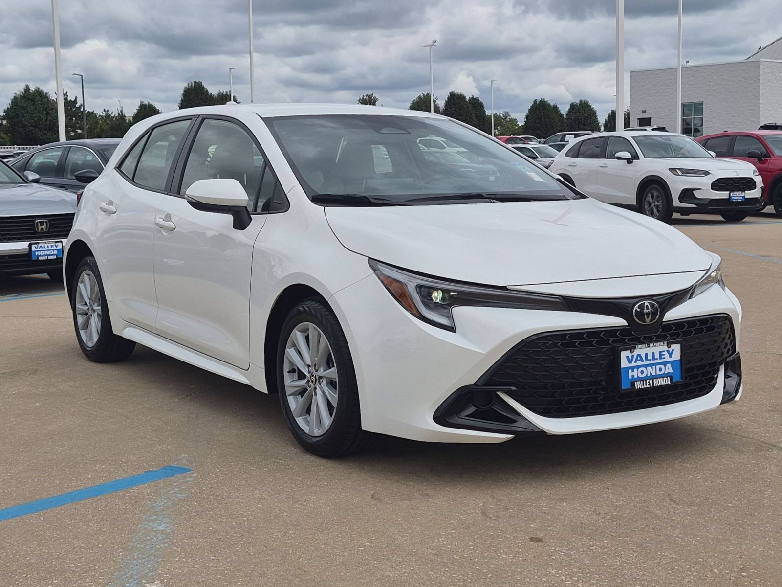 Used 2024 Toyota Corolla SE w/ SE Package FWD image 4