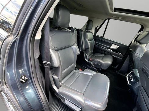 Used 2025 Ford Expedition Active AWD/4WD image 17