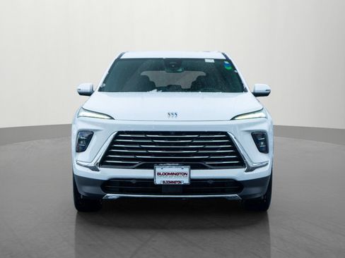 Used 2025 Buick Enclave Preferred image 2