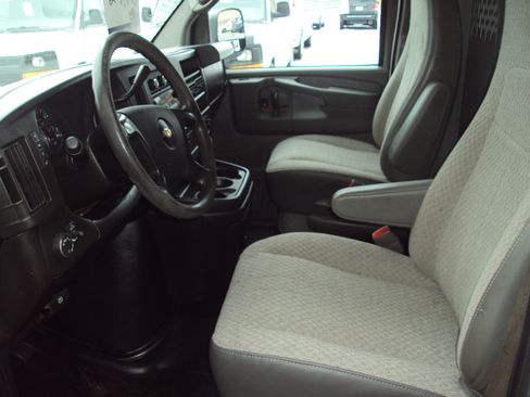 Used 2014 Chevrolet Express 1500 AWD 1500 135 image 17