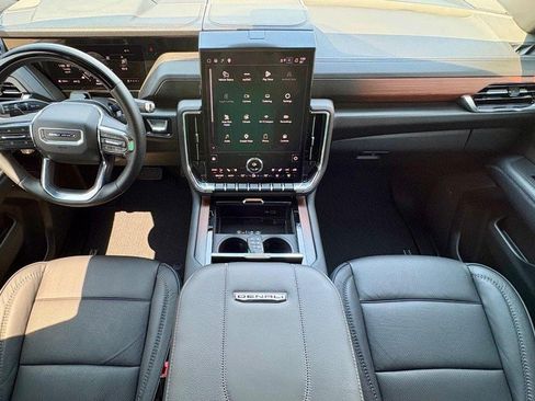 Used 2026 GMC Yukon XL Denali w/ Denali Reserve Package AWD/4WD image 16