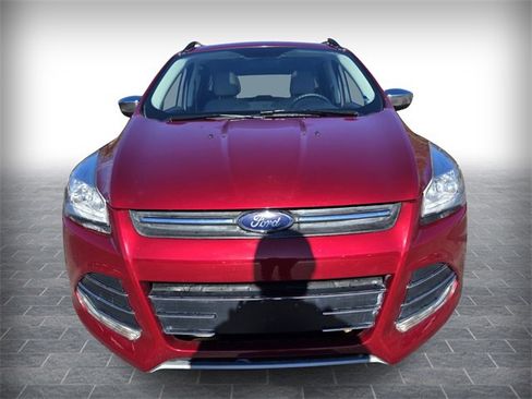 Used 2016 Ford Escape SE w/ SE Chrome Package image 2