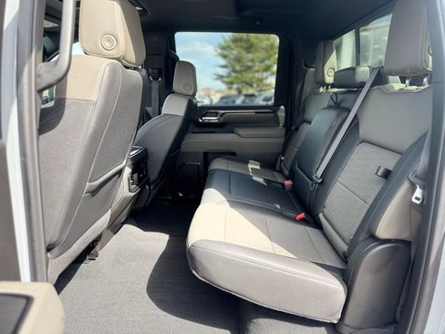 Used 2025 Chevrolet Silverado 2500 ZR2 w/ Technology Package image 25