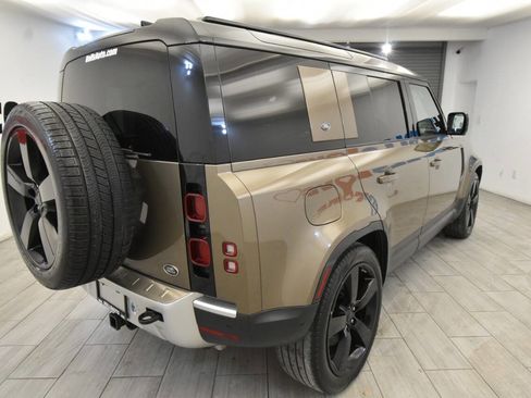 Used 2020 Land Rover Defender 110 First Edition image 5