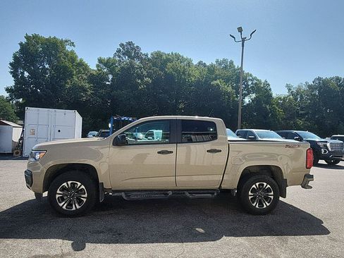 Used 2022 Chevrolet Colorado Z71 RWD image 2