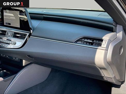 Used 2025 Lexus ES 350 w/ Premium Package FWD image 16