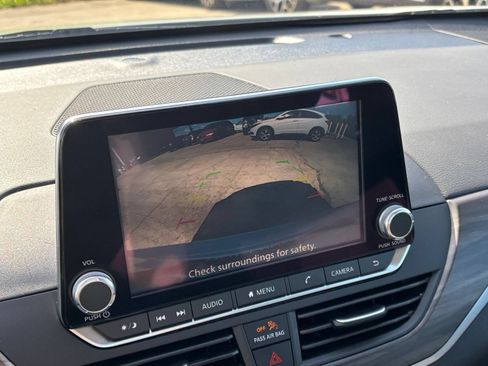 Used 2025 Nissan Altima 2.5 SV FWD image 23