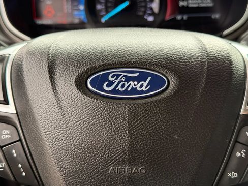 Used 2020 Ford Fusion SE w/ Equipment Group 151A FWD image 19