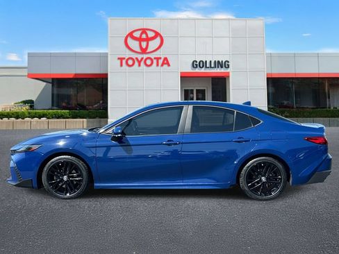 Used 2025 Toyota Camry SE w/ Multimedia Upgrade Package FWD image 2