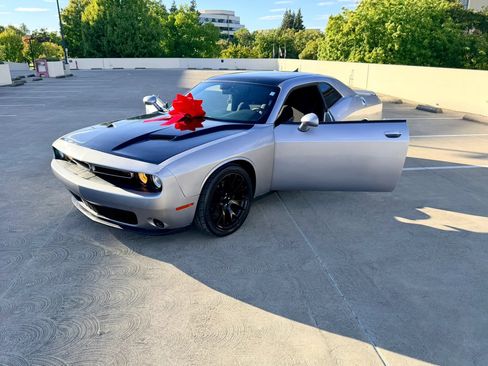 Used 2015 Dodge Challenger R/T w/ Quick Order Package 28B R/T RWD image 49