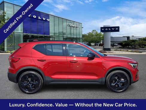 Certified 2024 Volvo XC40 B5 Plus w/ Climate Package AWD/4WD image 8