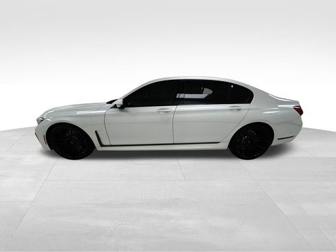 Used 2022 BMW 750i xDrive w/ Autobahn Package image 4