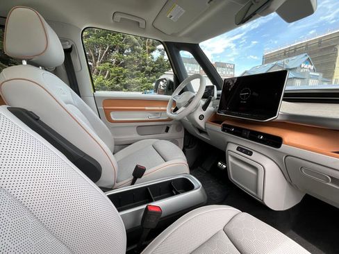 New 2025 Volkswagen ID. Buzz 1st Edition AWD/4WD image 20