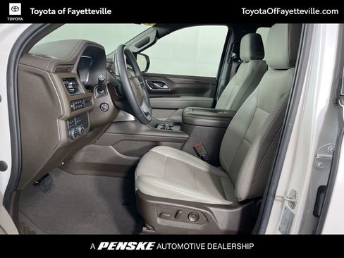 Used 2022 Chevrolet Tahoe Z71 w/ Luxury Package AWD/4WD image 22
