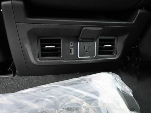 Used 2026 GMC Sierra 1500 Elevation AWD/4WD image 5