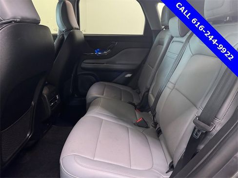 Used 2022 Lincoln Corsair Reserve w/ Elements Package image 7