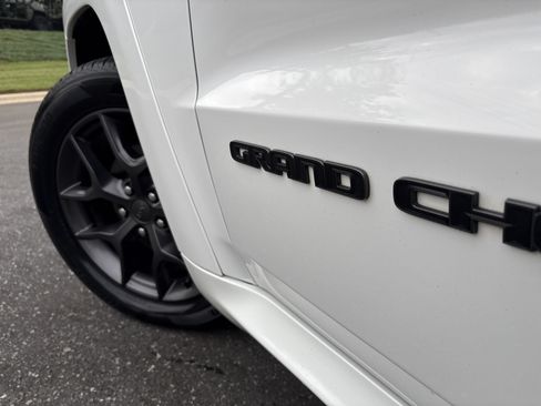 Used 2019 Jeep Grand Cherokee Limited X AWD/4WD image 12