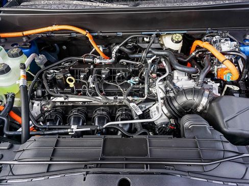 New 2025 Ford Maverick XL image 25