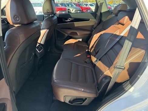 Used 2020 Kia Sorento SX image 29