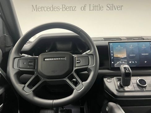 Used 2025 Land Rover Defender 110 S image 31