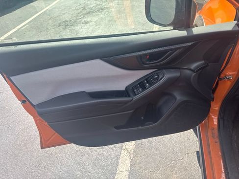 Used 2018 Subaru Crosstrek 2.0i Premium w/ Moonroof Package AWD/4WD image 5