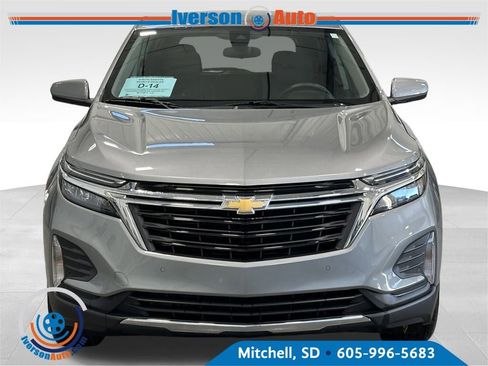 Used 2024 Chevrolet Equinox LT image 3